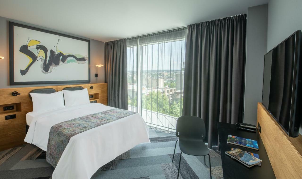 Radius Hotel ティビリシ エクステリア 写真